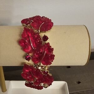Lisner Vintage Thermoset Red Leaf Bracelet 6inch Wrist